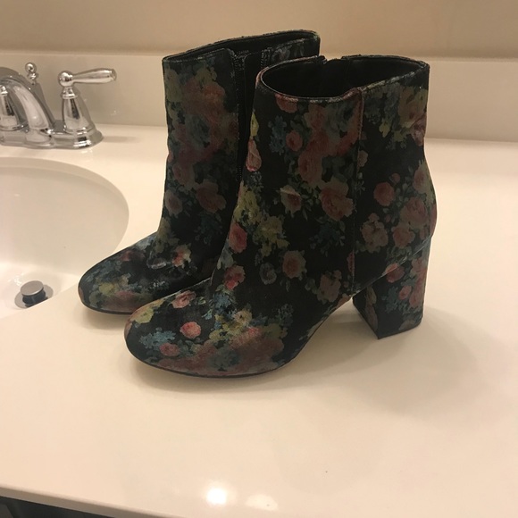 limelight Shoes - Floral booties